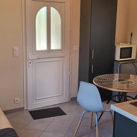 Maisonnette En Pierre Renovee Ламастр