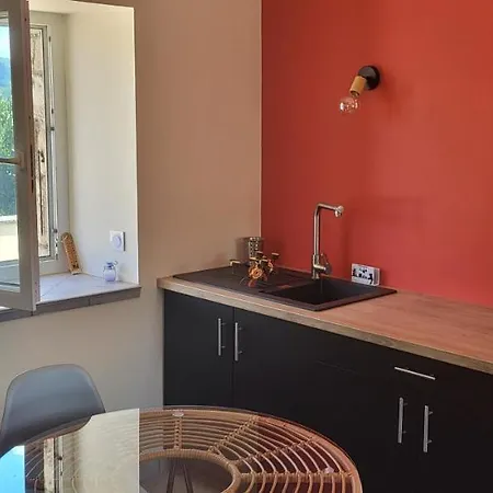 Апартаменты Maisonnette En Pierre Renovee